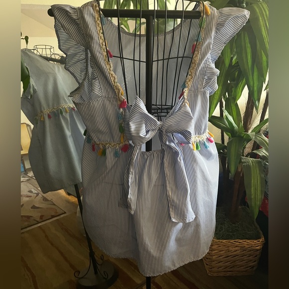 Cute spring tie back top - Picture 2 of 6